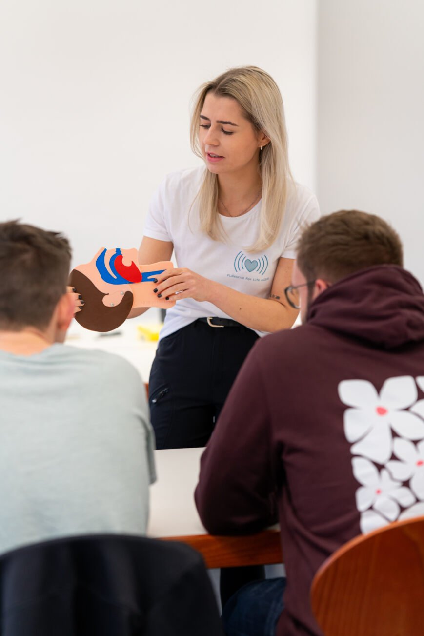 Praxisnaher Erste-Hilfe-Kurs bei FLRescue